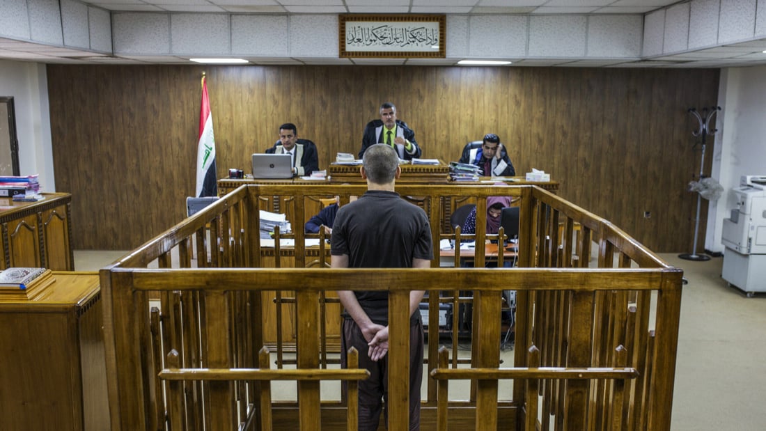ضبط متهم انتحل صفة قاضي نزاهة وتواصل مع الوزارات