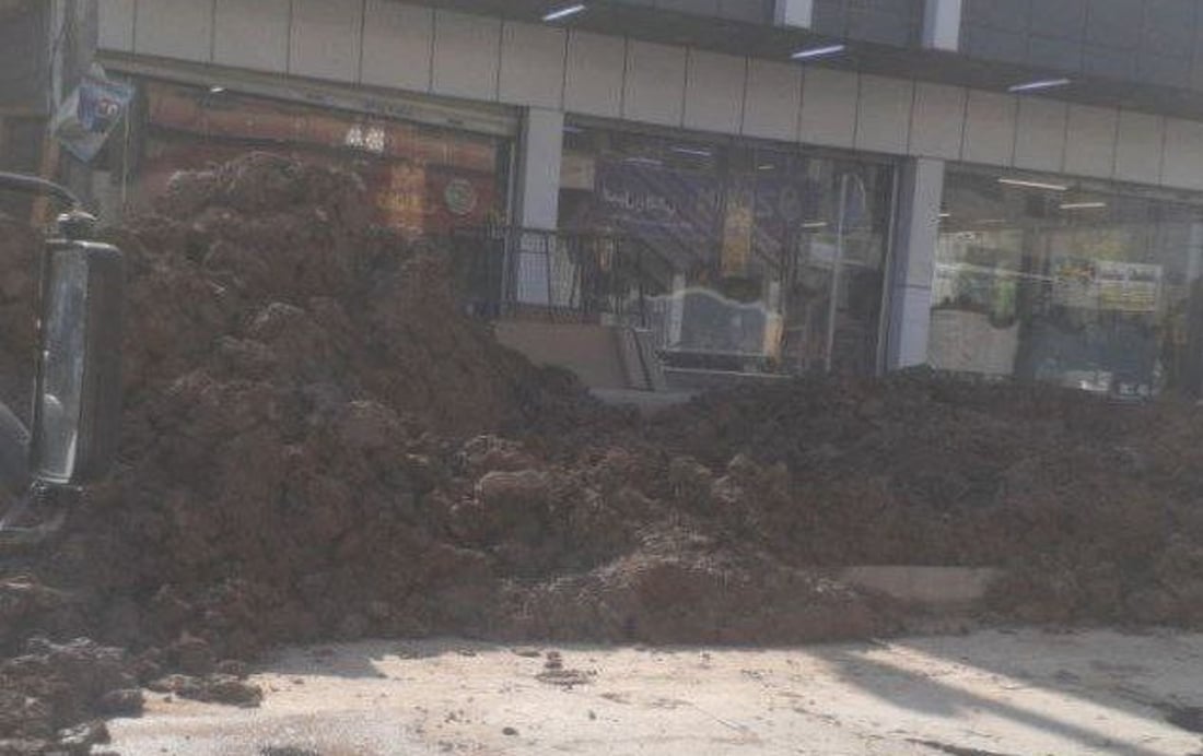 بعقوبة: أصحاب المحال غاضبون.. مشروع المجاري متلكئ منذ 9 شهور (صور)