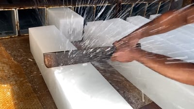 ثلج الناصر يتوسع.. صلب ونظيف ويصل إلى صحراء كبيسة