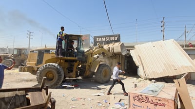 الشفل يهدم ولا يبالي.. الزعفرانية تزيل 14 محلاً متجاوزاً في أسواق مريم
