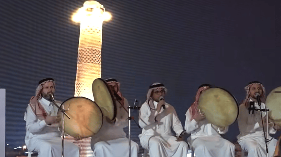 الوقف السني يتراجع عن تحريم الدفوف: الفرح مباح في المساجد ونحن دين الرحمة