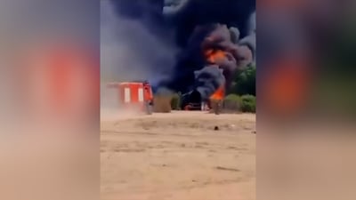 فيديو.. حريق ضخم يلتهم ثلاثة صهاريج وقود في سفوان