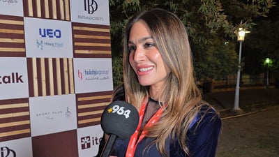 لارا دزەیی بە دڵ دیزاینەکانی دەکات و دەچێتە دڵەوە