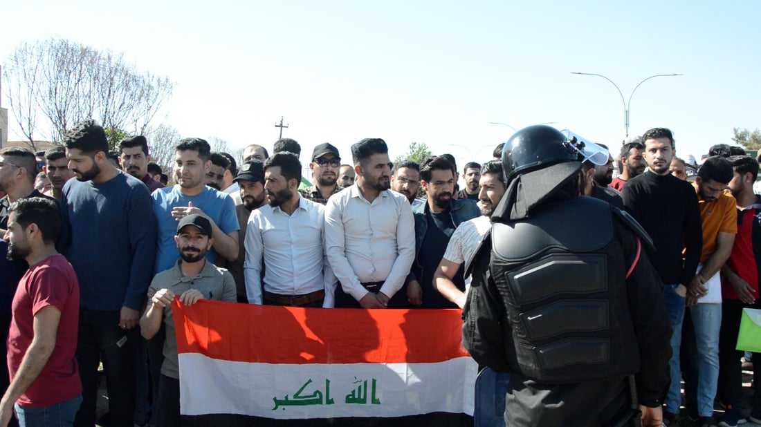فيديو من تظاهرة صلاح الدين: رئيس مجلس المحافظة وعد المحاضرين بتعيينات