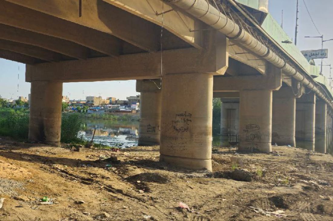 صور: صيف طويريج يكشف “أسماء الحبيبات” تحت الجسر.. أحلى البساتين تخشى الجفاف