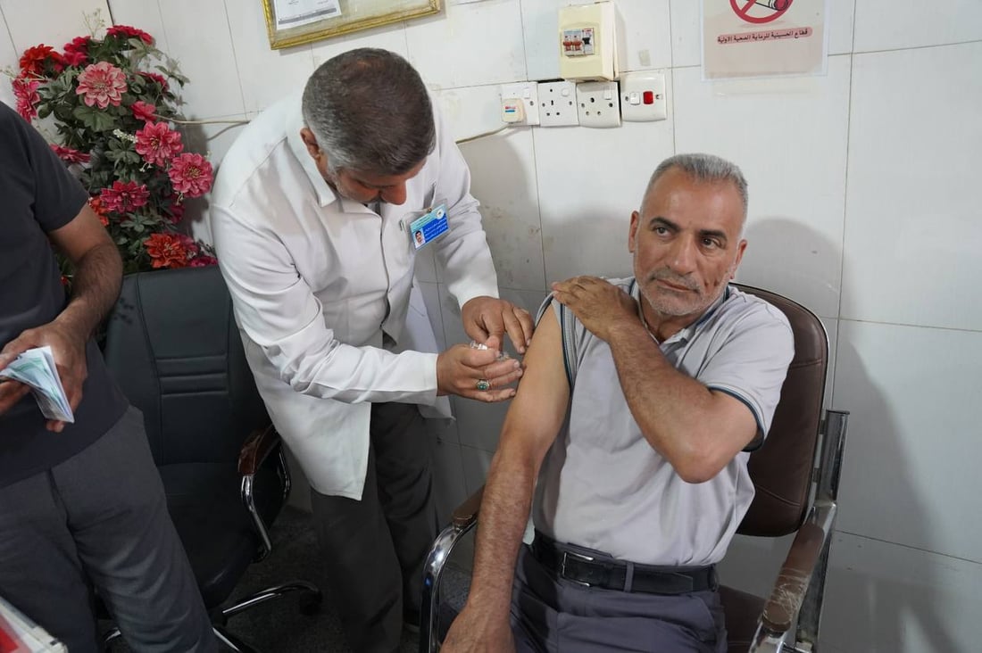 كربلاء تبدأ لقاح الحجاج المشمولين بأداء الفريضة هذا العام