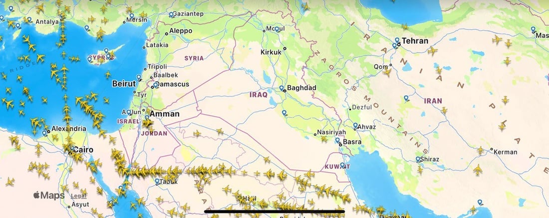 الأجواء خالية والخسائر كبيرة.. الطائرات تغيّر مسارها قبل الدخول إلى العراق (صور)
