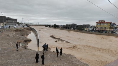 بەربەستی چەمی سەیدخەلیل ھەرەسی ھێنا و لافاو بەرەو كەلار بەڕێوەیە