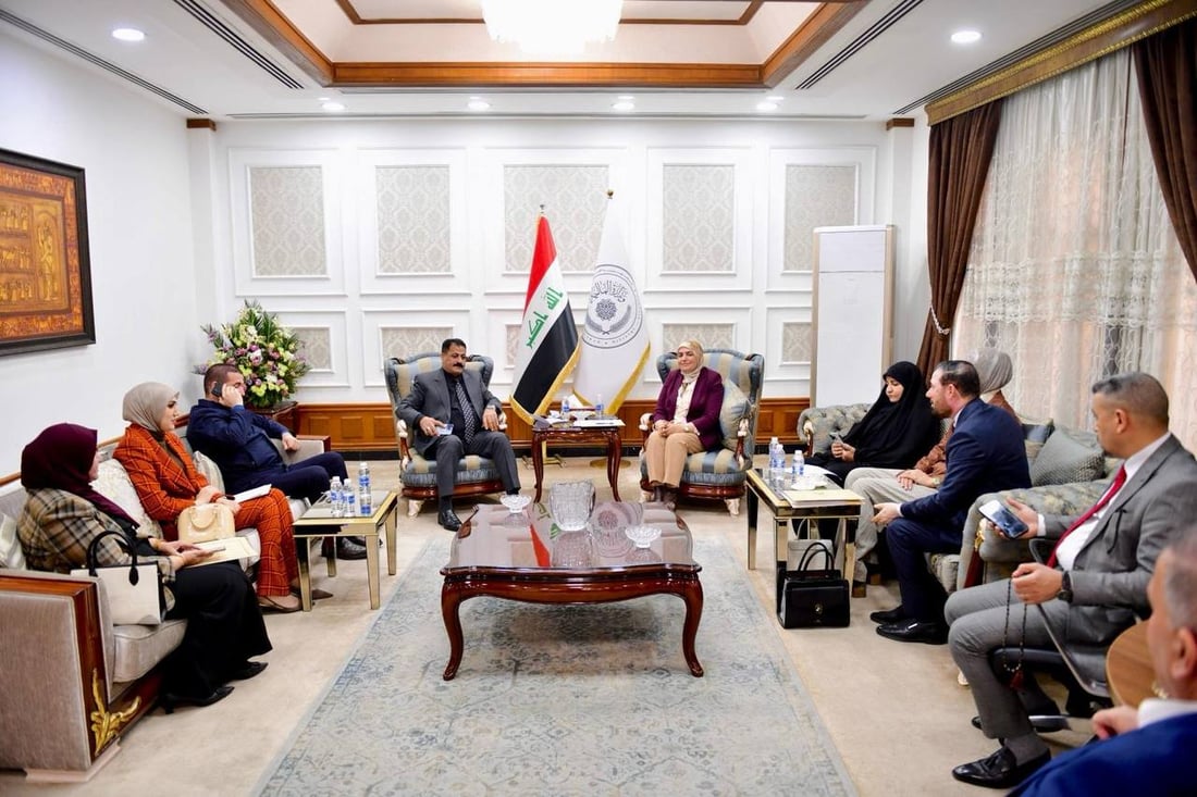 ازدحام في مكتب وزيرة المالية.. 19 نائباً يناقشون الموازنة مع طيف سامي