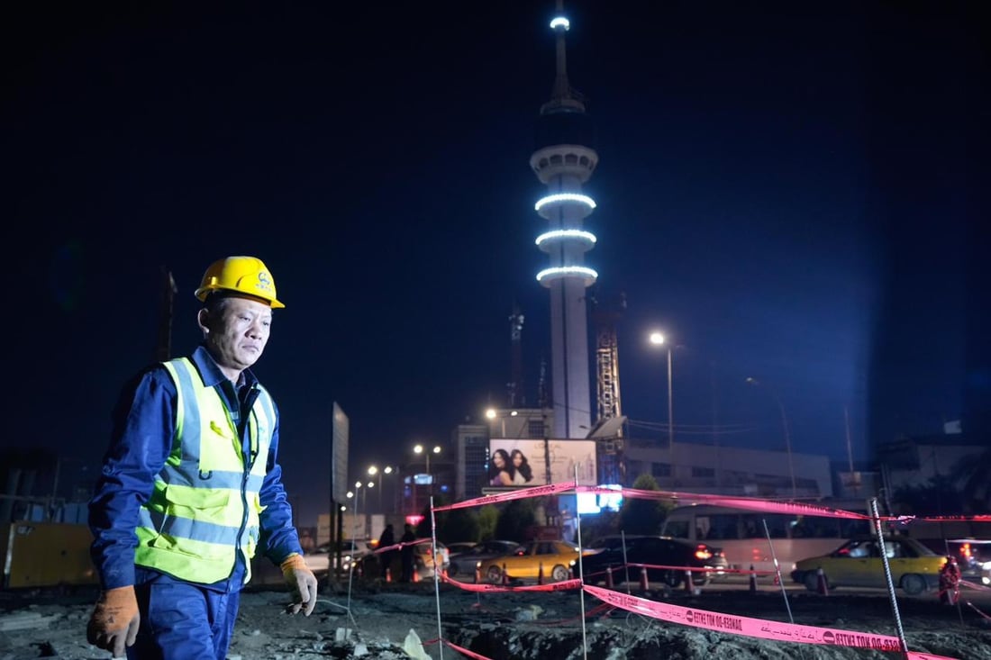 صور: السوداني في جولة ليلية لتفقد مشروع تطوير ساحة النسور