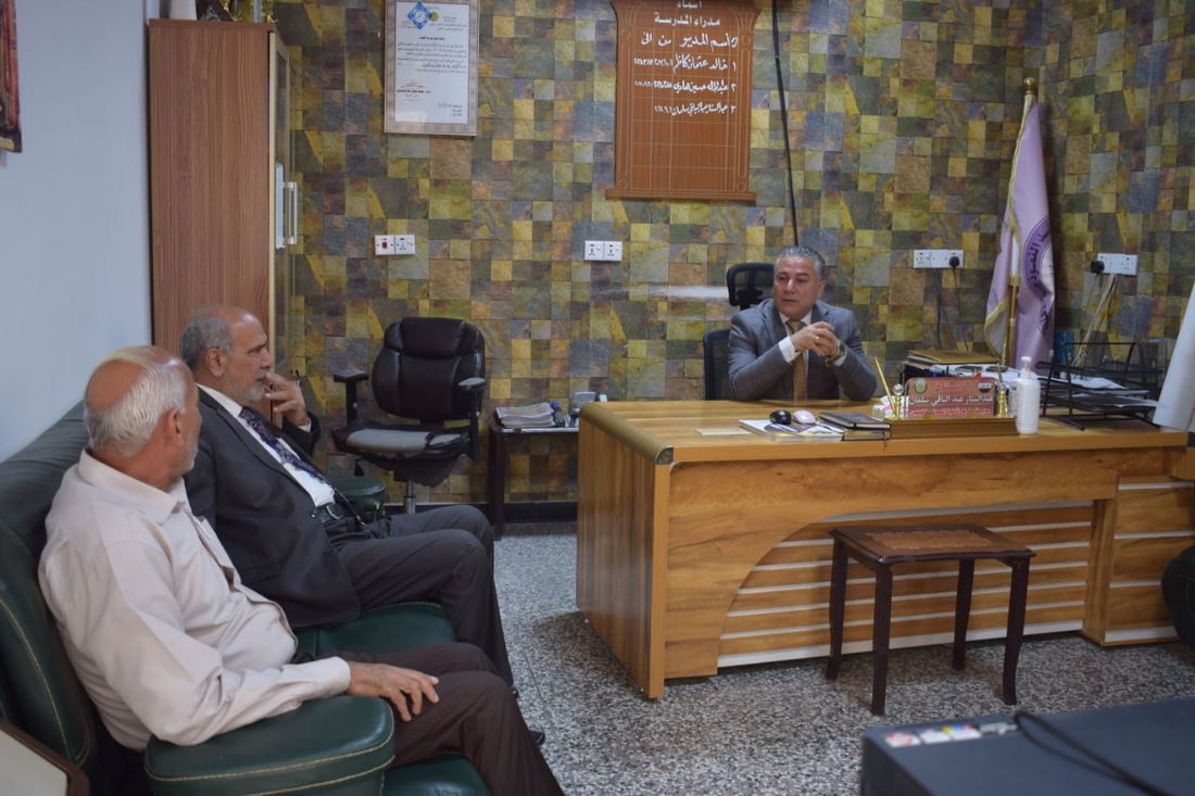 بلد تمنع الذكور من تعليم الإناث وتحظر حفلات التخرج وأعياد الميلاد والسفرات