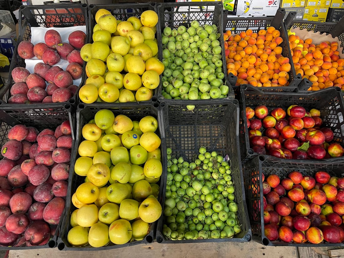 علوة كركوك: الباميا العراقية “مغرورة” بـ4 آلاف.. والمشمش يختفي بسرعة (صور)