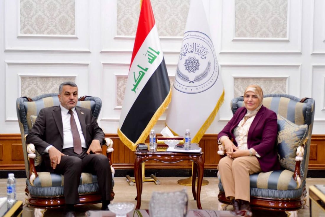 ازدحام في مكتب وزيرة المالية.. 19 نائباً يناقشون الموازنة مع طيف سامي