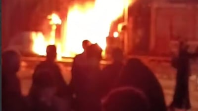 حريق يلتهم مجمع للمواد الغذائية في سوق الشيوخ