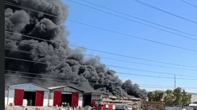 Fire destroys warehouses on Kirkuk–Erbil road