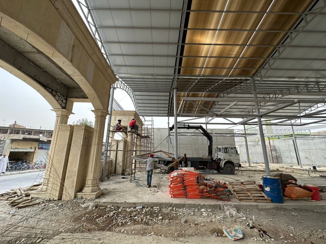 العمل يشارف على نهايته.. جولة مصورة من سوق الموصل النموذجي في باب الطوب