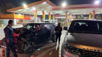 بغداد قبل قليل: “سول” تقودها امرأة تصدم “رانج روفر” داخل محطة وقود في اليرموك