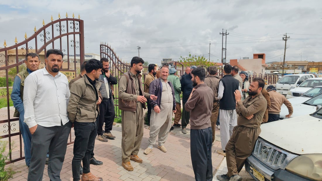 کێشەی مەیدانی ئاژەڵانی خورماتوو دەگاتە بنبەست؛ کاسبکاران گردبوونەوە