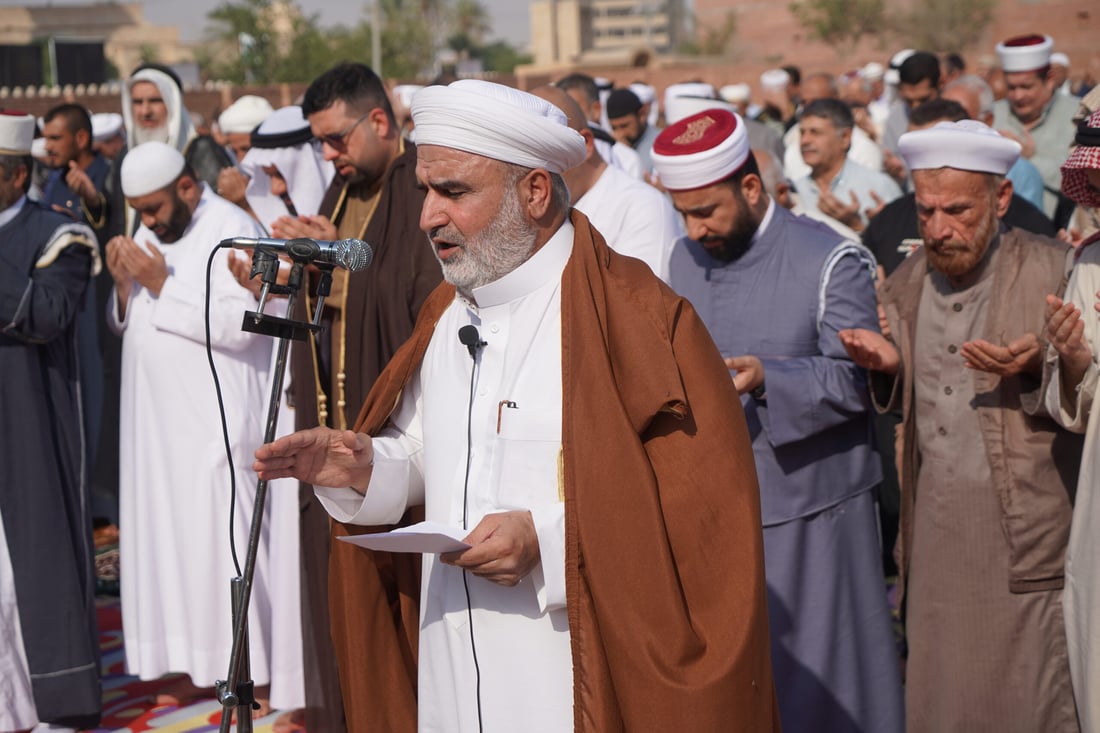 صغاراً وكباراً يتضرعون إلى الله.. صور من صلاة الاستسقاء في الرمادي وتكريت