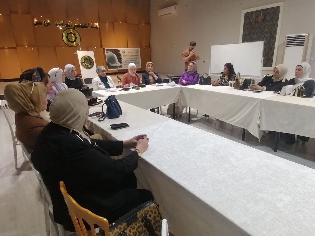 صور: حضور خاص للمرأة في جلسة أدباء بابل.. استرجاع “بنات لالش”