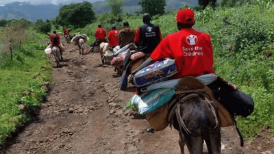 تیمێکی فریاگوزاری بە سواری گوێدرێژەوە گەیشتنە گوندە كارەساتبارەكەی سودان