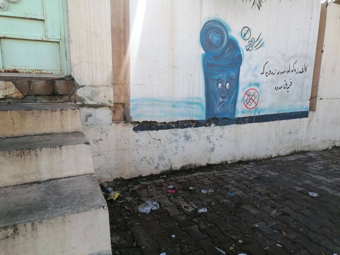 قوتابخانەی خاک لە چەمچەماڵ درزی وای تێدایە هیچی نەماوە بڕوخێ