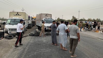 صور: خانقين تغلق الطريق الدولي نحو إيران بسبب سوء الخدمات 