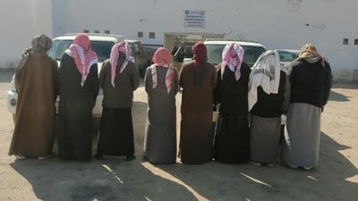 Authorities arrest eight hunters for illegal hunting in Najaf desert