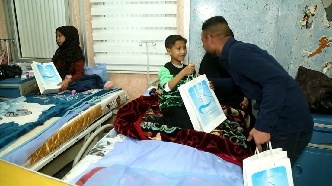 هدايا وأجواء من المرح لأطفال مرض “الثلاسيميا” في السماوة (صور)