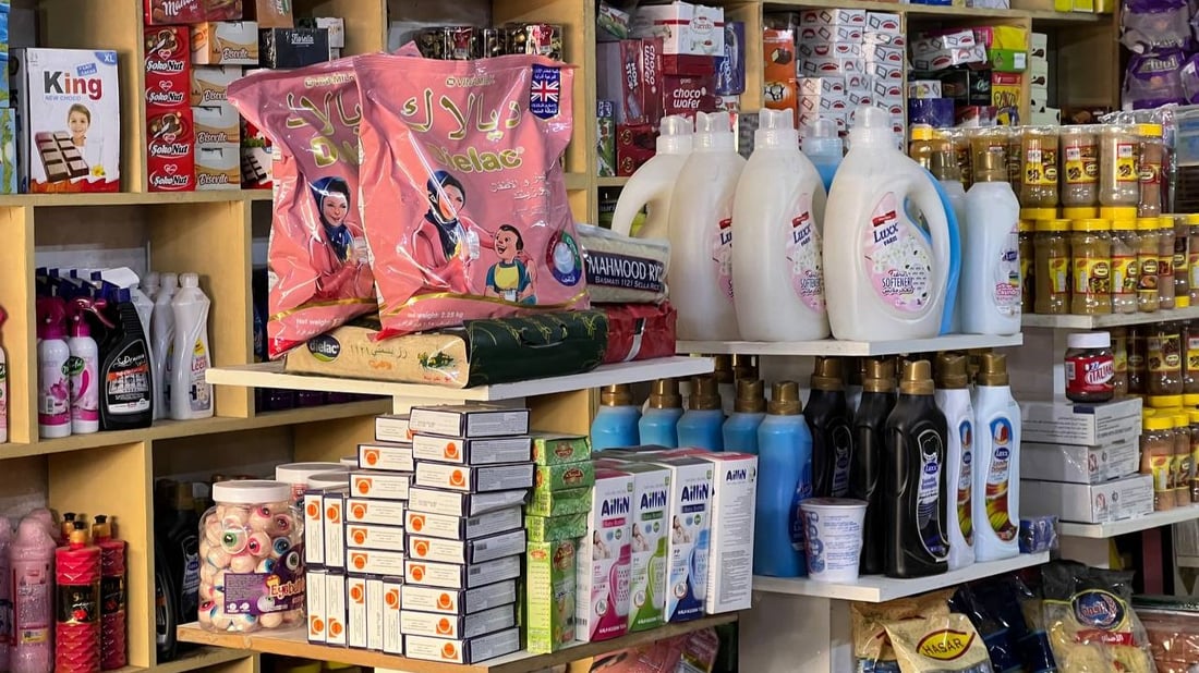 تجار الحفاظات وحليب الأطفال في ديالى يرفضون التعامل بالدينار.. والأسعار ترتفع