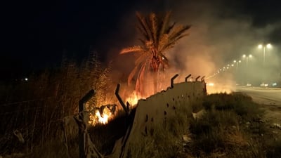 الرياح تحوّل إحراق نفايات إلى كارثة في الحلة.. النيران امتدت لبساتين مجاورة