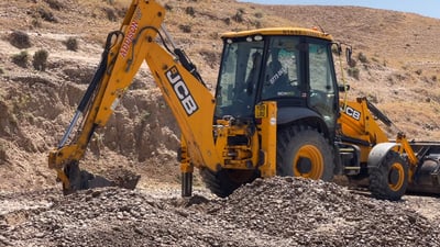 لە گەرمیان کانیاوەکان بۆ باڵندە و ئاژەڵە کێویەکان خاوێن دەکرێنەوە