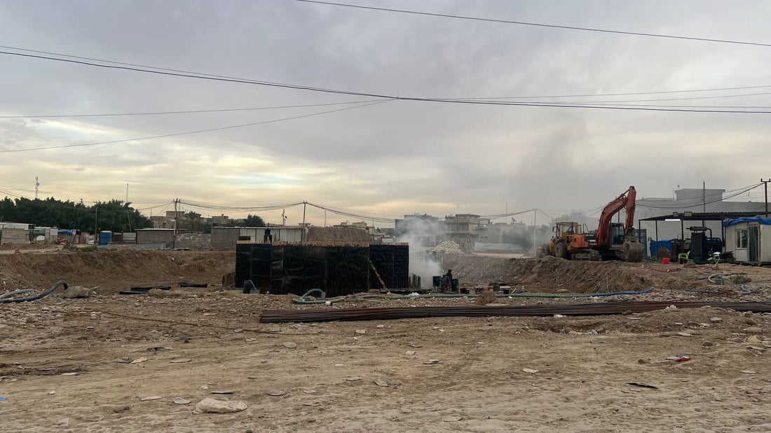 أمانة بغداد لسكان حي الأمانة في الزعفرانية: التبليط قادم.. انتظروا (صور)