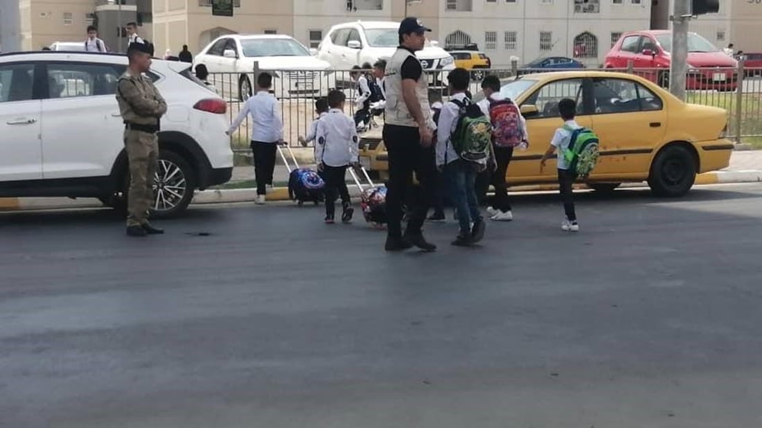 صور: الشرطة المجتمعية تلاحق الهاربين من مدارس بسماية.. ومحاضرات عن “حب الوطن”