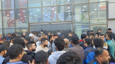 خليجي 25: اختناق “تايم سكوير” بآلاف المشجعين.. و”شنشل مول” يرفض إدخالهم