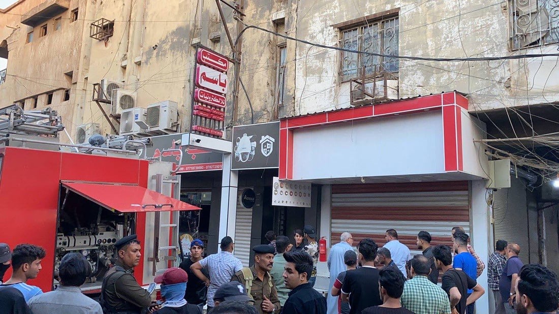 الناصرية: الدفاع المدني يخمد حريقا في مخزن للأفرشة الأرضية (صور)