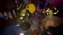 مشاهد من انتشال العمال والبحث عن مفقودين تحت ركام بناية العطيفية (فيديو)