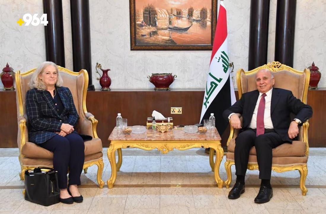 Iraqi foreign minister discusses regional conditions with American ambassador