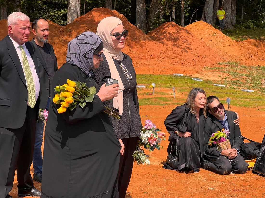 صور من وداع الفنانة غزوة الخالدي في أميركا.. ابن جواد الشكرجي منهاراً
