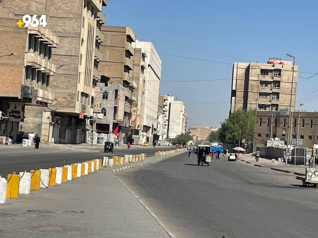 صور: إغلاق الطرق المؤدية إلى شارع المتنبي من 4 جهات.. الوصول سيراً على الأقدام