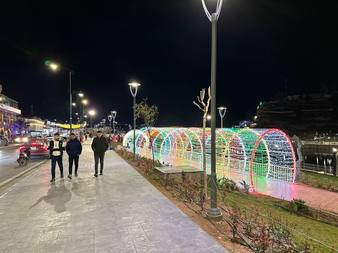 صور من ليالي رمضان الساحرة على ضفة الخابور في زاخو.. العوائل تتنزه قبل السحور