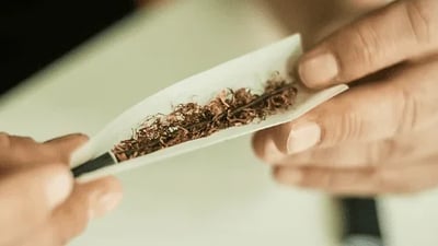 عراقيون VIP يتعاطون الماريجوانا.. الكريستال واللاريكا للكسبة