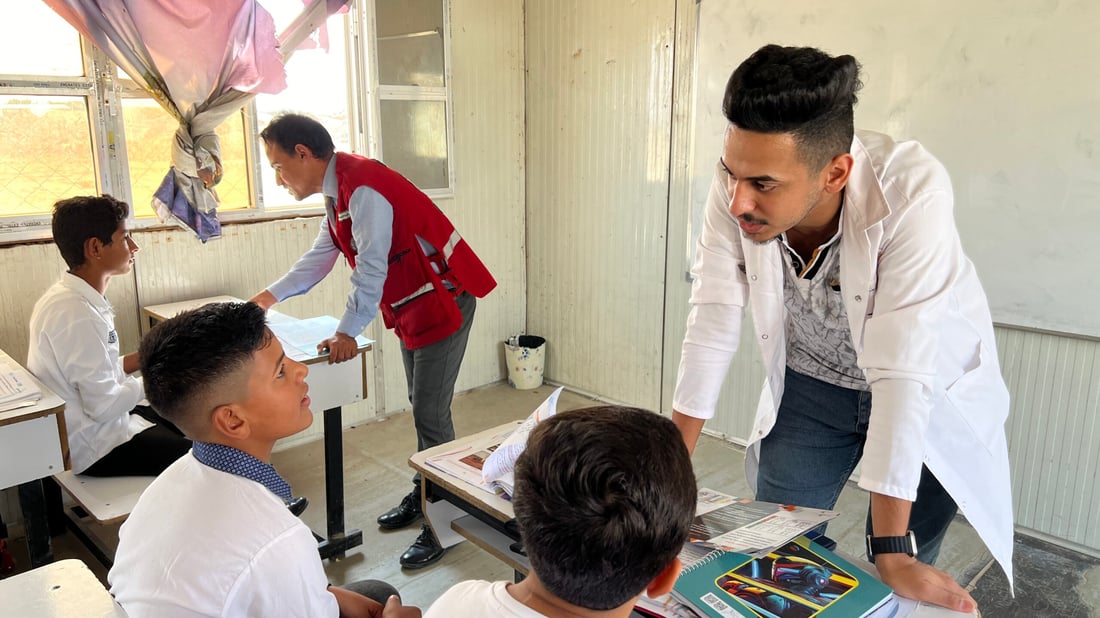 صور: فرق صحية تجوب مدارس سفوان لفحص أسنان التلاميذ.. حملة برعاية الهلال الأحمر
