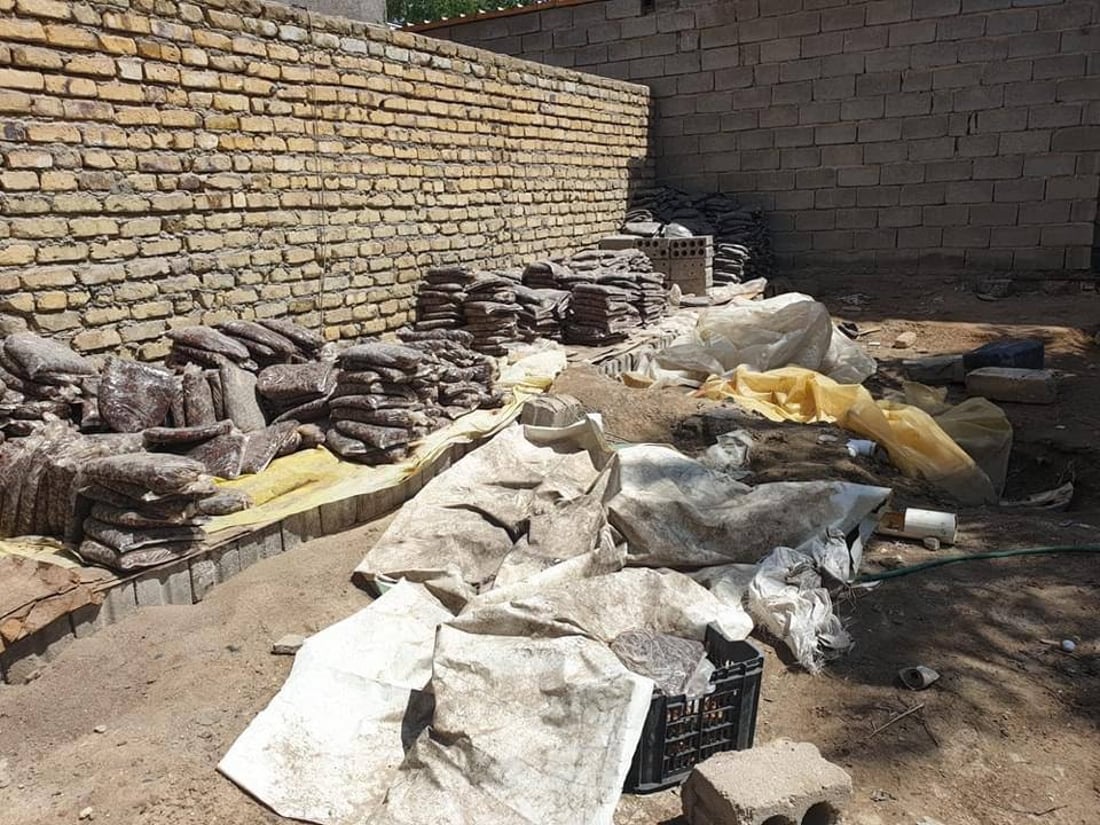 ضبط معمل طرشي متخفي في النجف.. حجز 70 طناً من المواد الأولية والتمور التالفة