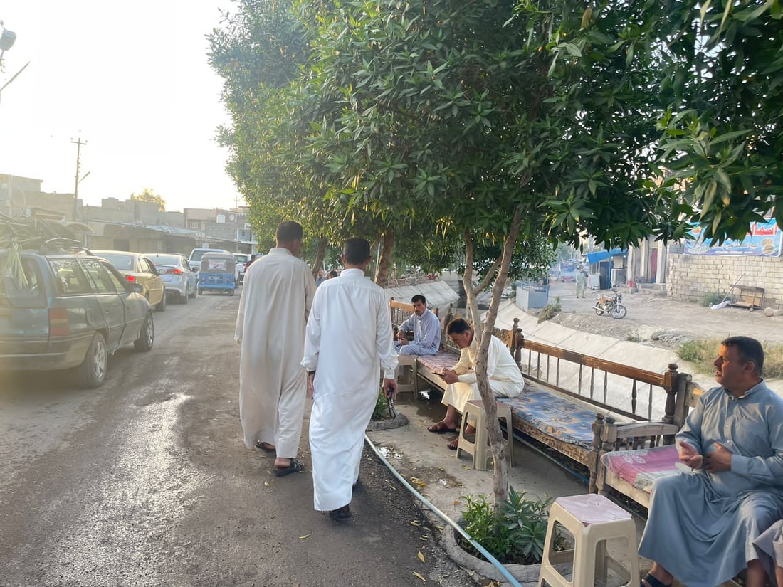 في مقاهي بهرز العتيقة.. أسرار حول الغرباء ومبادرات عند أهل الوقار (صور)