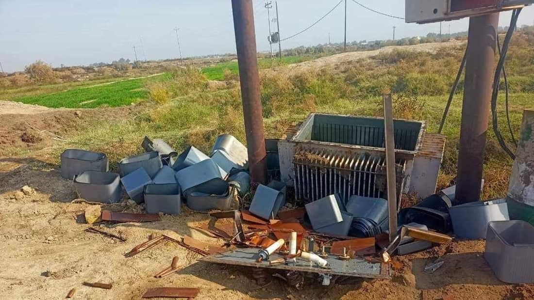 صور من المثنى: مجهولون يسرقون محتويات محولة كهرباء.. والقائمقام يطلب مساعدة السكان