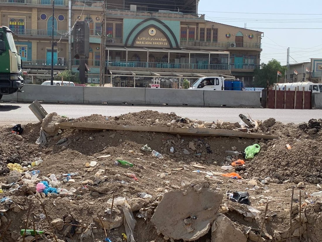 صور: جدل في عويريج بعد نقل جسر المشاة إلى موقعه الجديد أمام مخابز باب الآغا