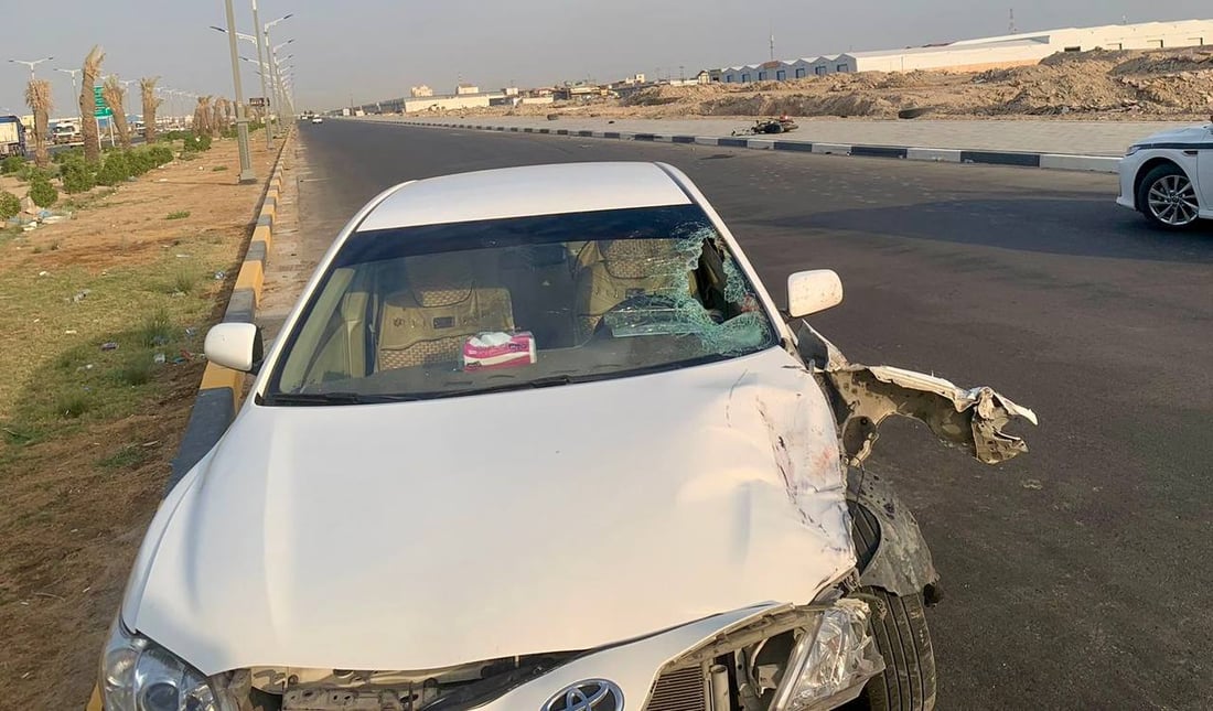 كامري تسير “رونك سايد” تصدم دراجة نارية وتقتل صاحبها في البصرة