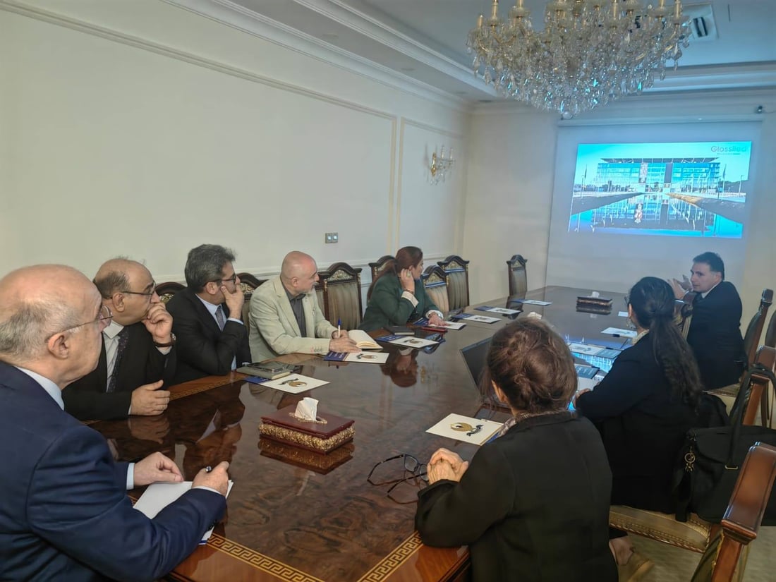 وەزارەتی کارەبا: سیستەمی وزەی خۆر لە رووکەشی بینا و پەنجەرەکاندا دادەنێین