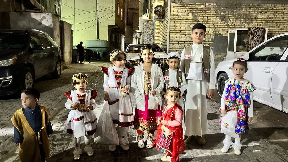 صور: أطفال البصرة ينسخون طقوس “ماجينا وگرگيعان” في ذكرى ولادة المهدي